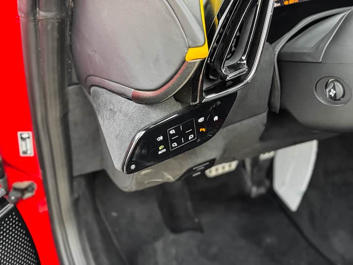 Фото 5 - Ferrari Roma