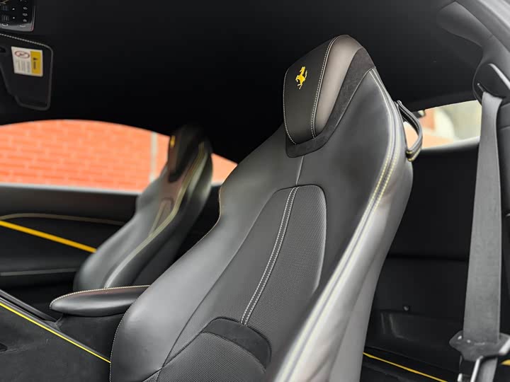 Фото 7 - Ferrari Roma