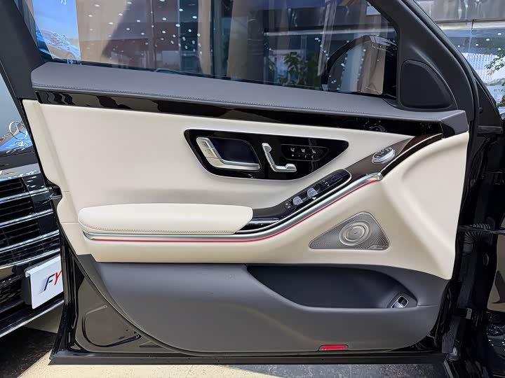 Фото 5 - Mercedes-Benz S-Class