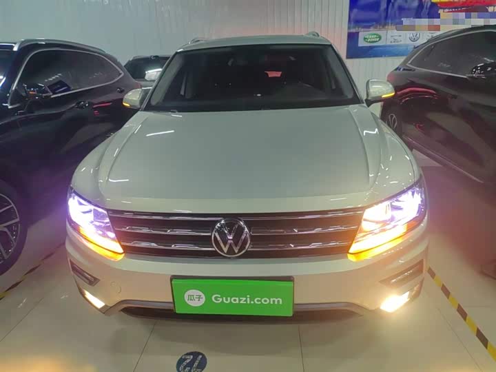 Фото 3 - Volkswagen Tiguan L Pro