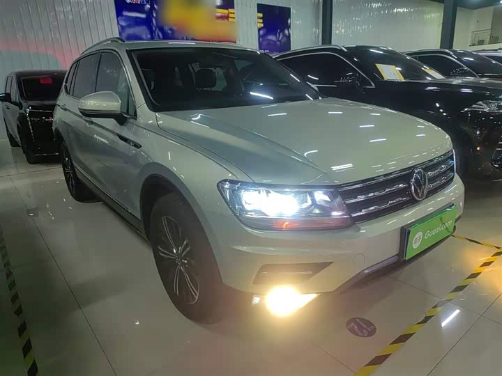 Фото 4 - Volkswagen Tiguan L Pro