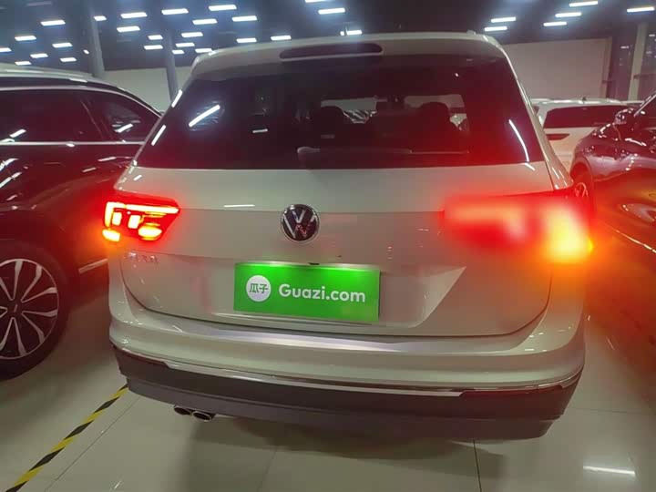 Фото 6 - Volkswagen Tiguan L Pro