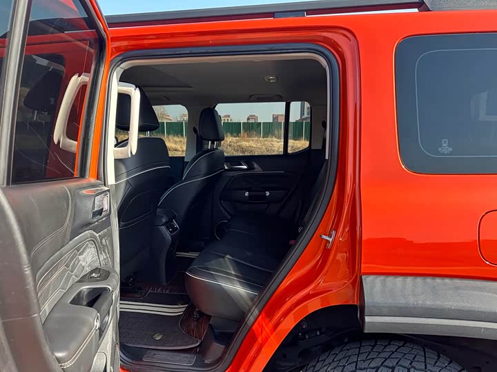 Фото 6 - Tank 300