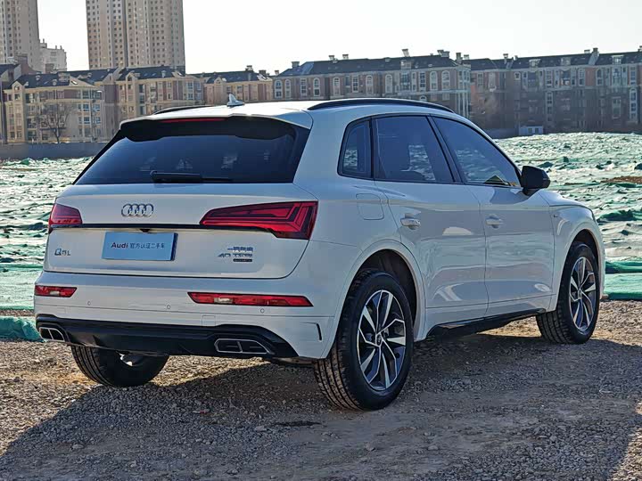 Фото 5 - Audi Q5L