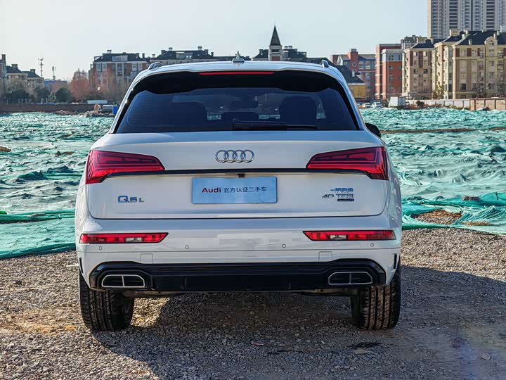 Фото 6 - Audi Q5L