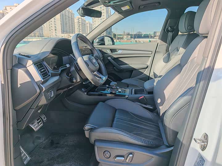 Фото 7 - Audi Q5L