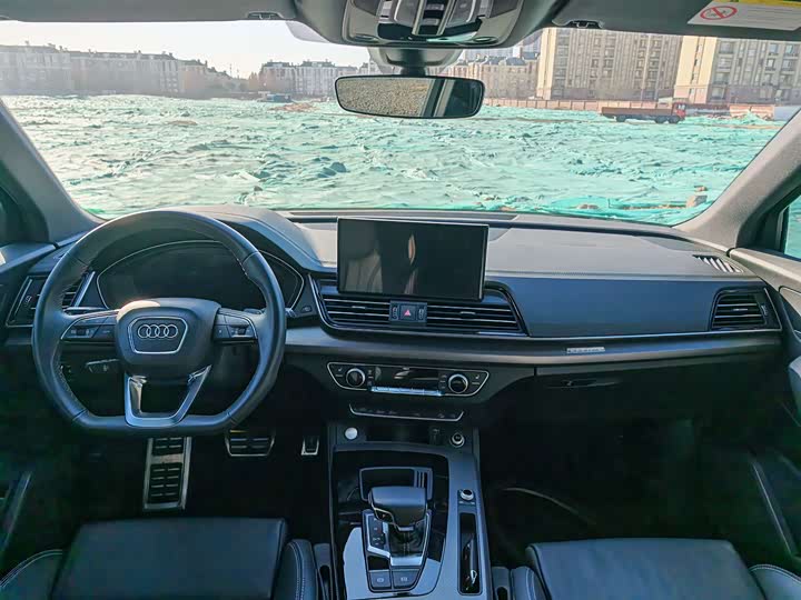 Фото 9 - Audi Q5L