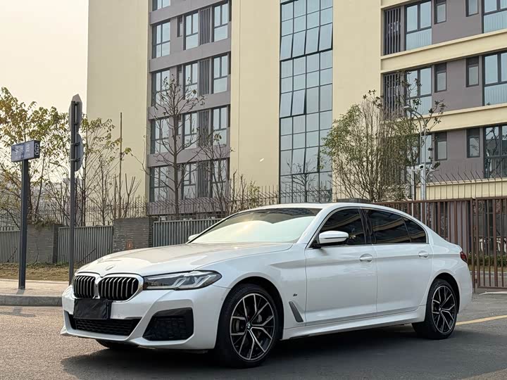 Фото 1 - BMW 5 Series