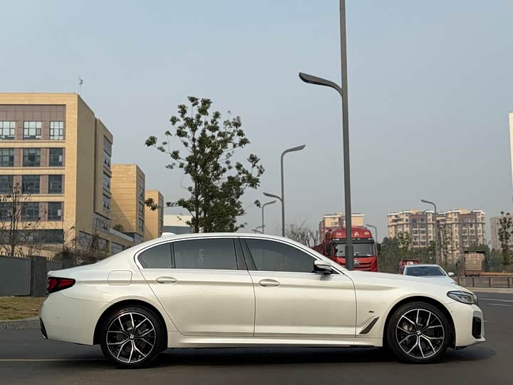 Фото 4 - BMW 5 Series