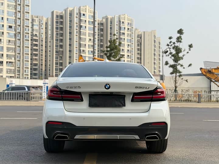 Фото 6 - BMW 5 Series