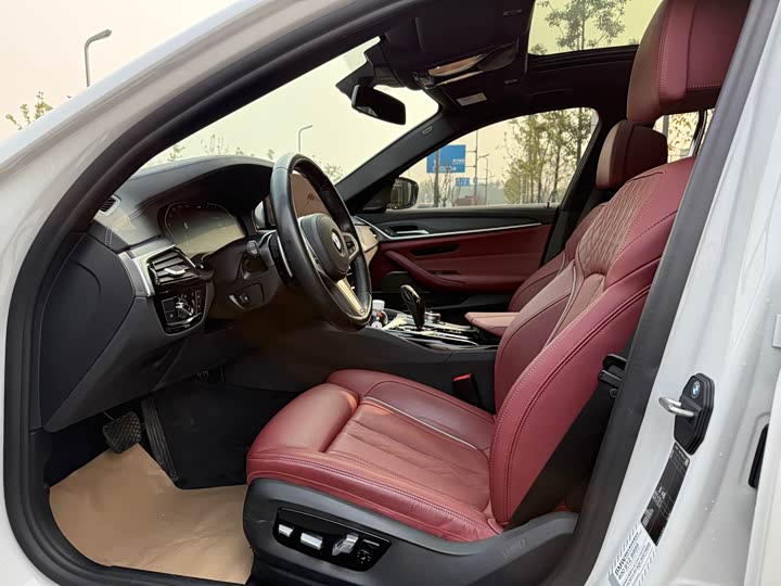 Фото 9 - BMW 5 Series