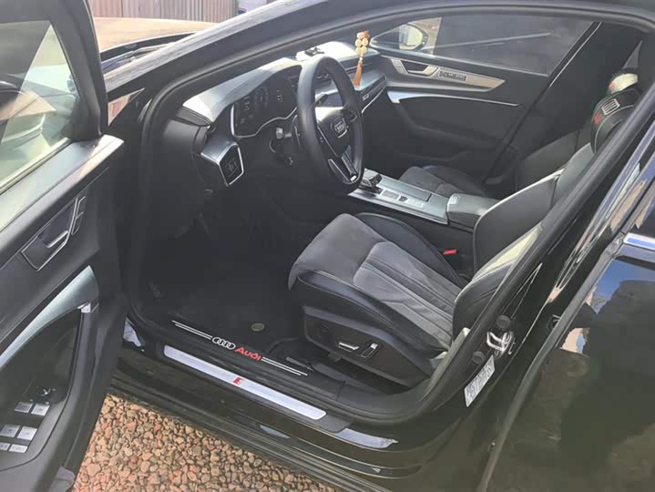 Фото 9 - Audi A6L