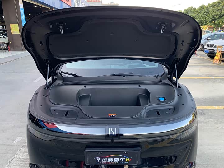 Фото 8 - Zeekr 7X