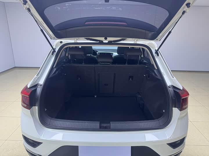 Фото 7 - Volkswagen T-Roc