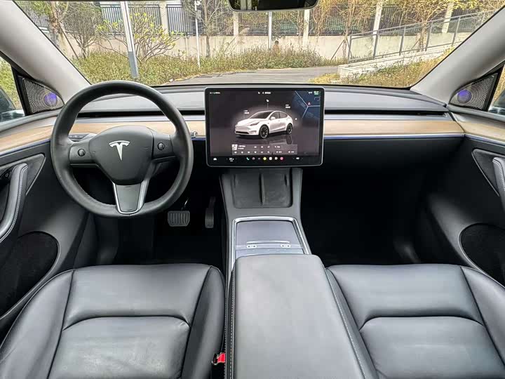 Фото 8 - Tesla Model Y