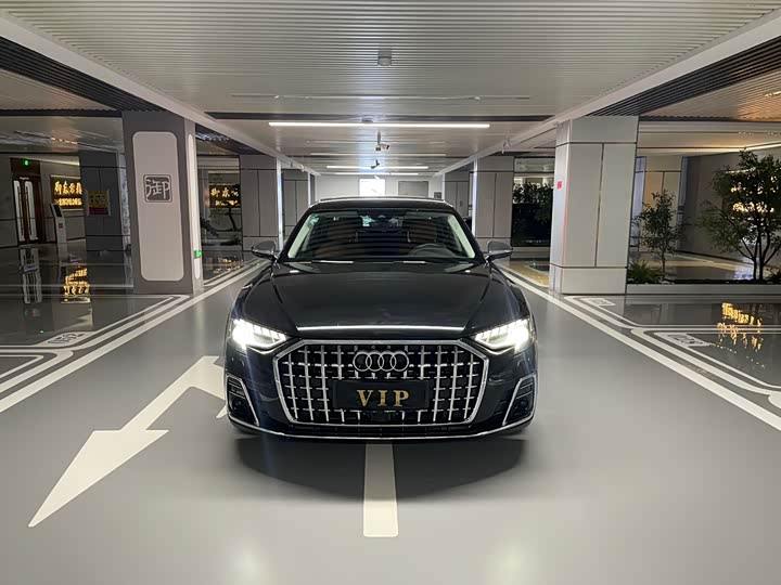 Фото 2 - Audi A8