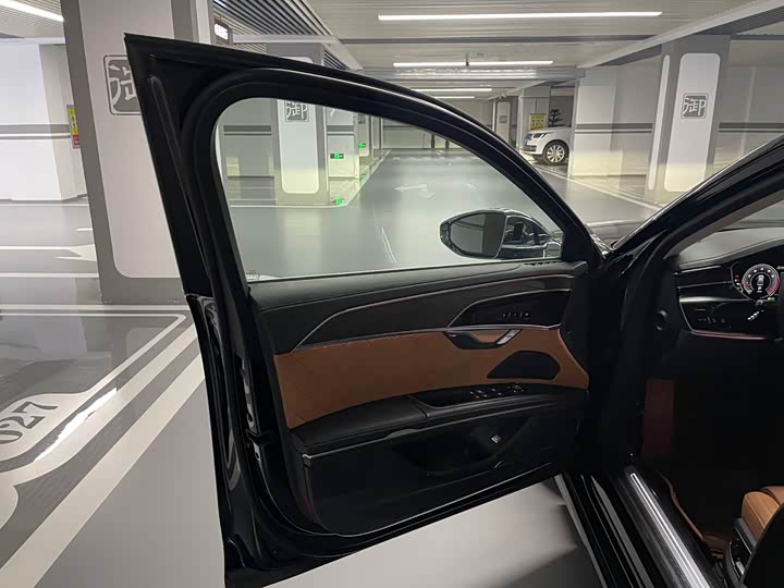 Фото 6 - Audi A8