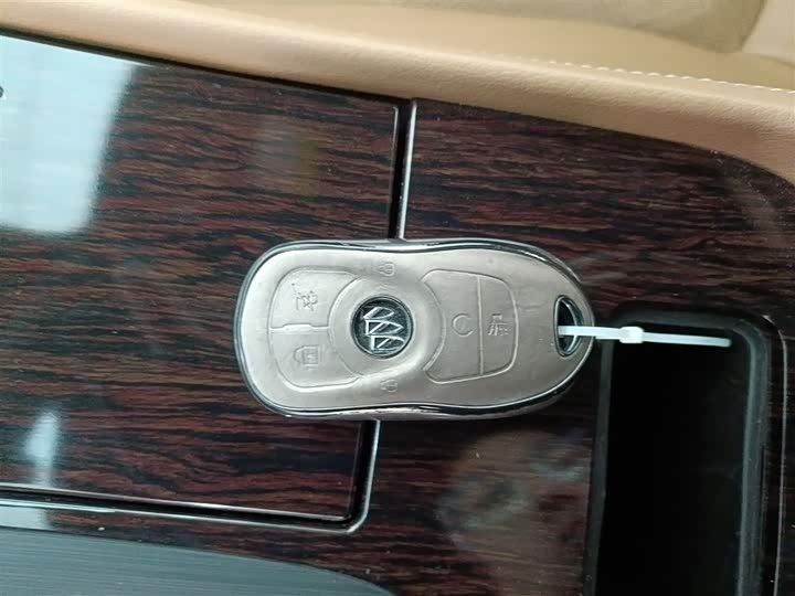 Фото 9 - Buick LaCrosse