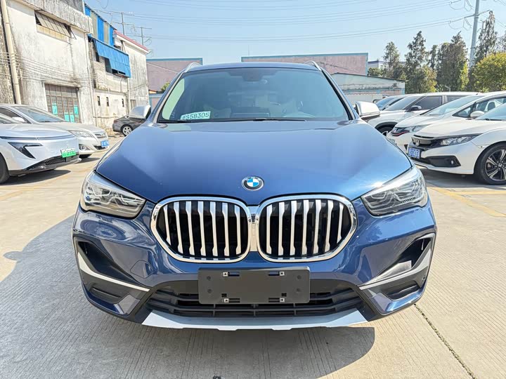 Фото 2 - BMW X1