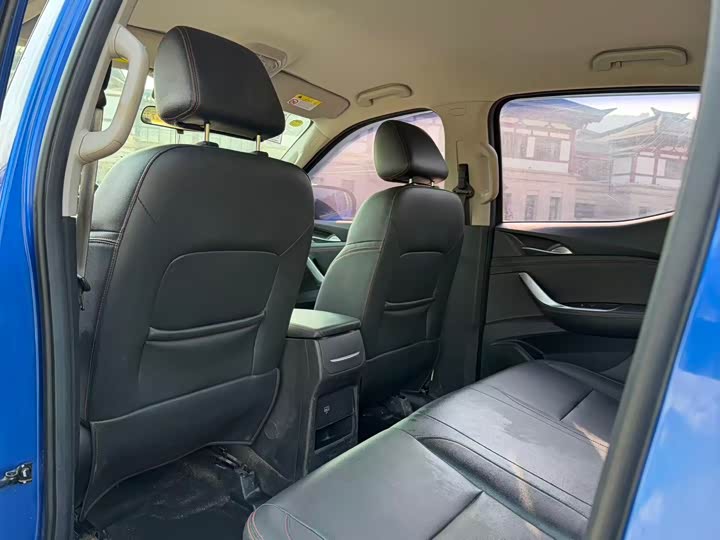 Фото 7 - Maxus T70