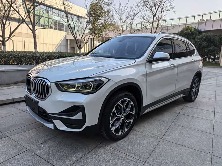 Фото 2 - BMW X1