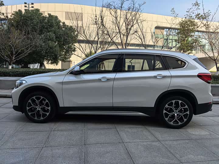 Фото 3 - BMW X1