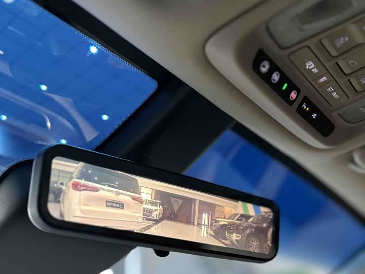 Фото 6 - Buick GL8 ES