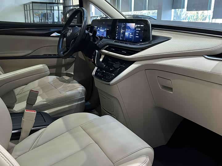 Фото 7 - Buick GL8 ES