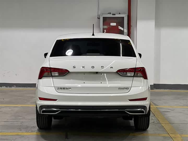 Фото 6 - Skoda Rapid