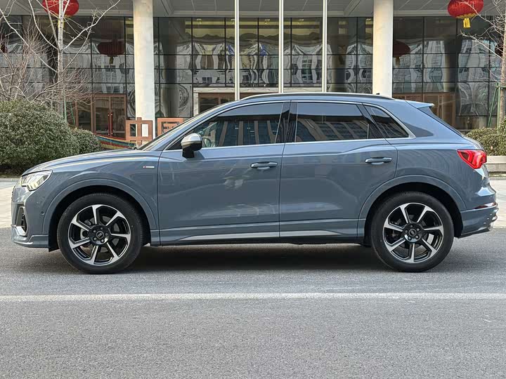 Фото 4 - Audi Q3