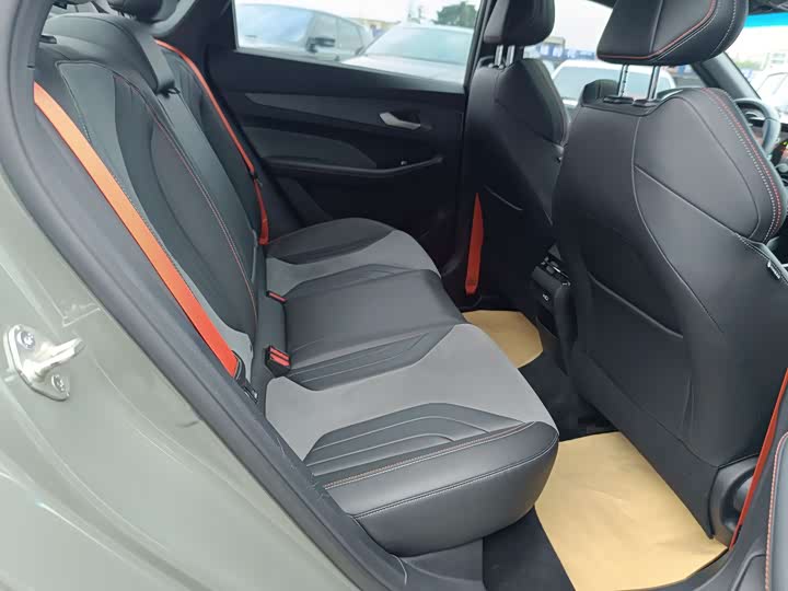 Фото 6 - Geely Binrui