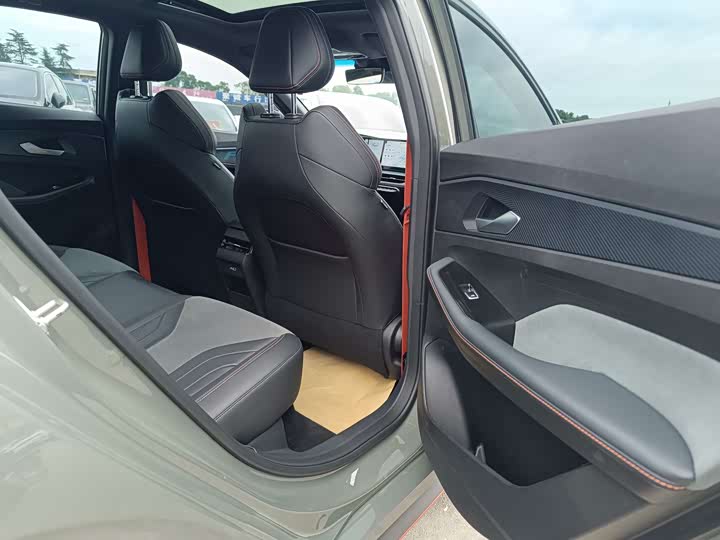 Фото 9 - Geely Binrui