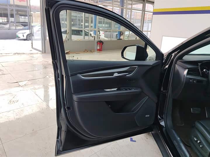 Фото 7 - Cadillac XT5