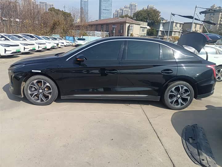 Фото 5 - Hongqi E-QM5