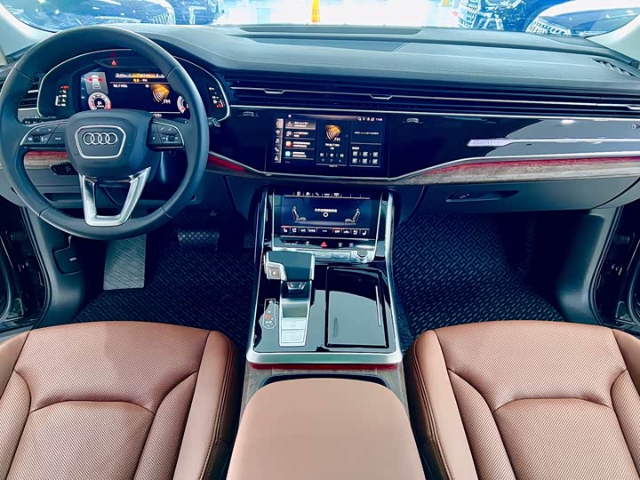 Фото 9 - Audi Q7