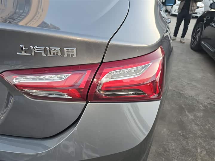 Фото 8 - Chevrolet Malibu XL