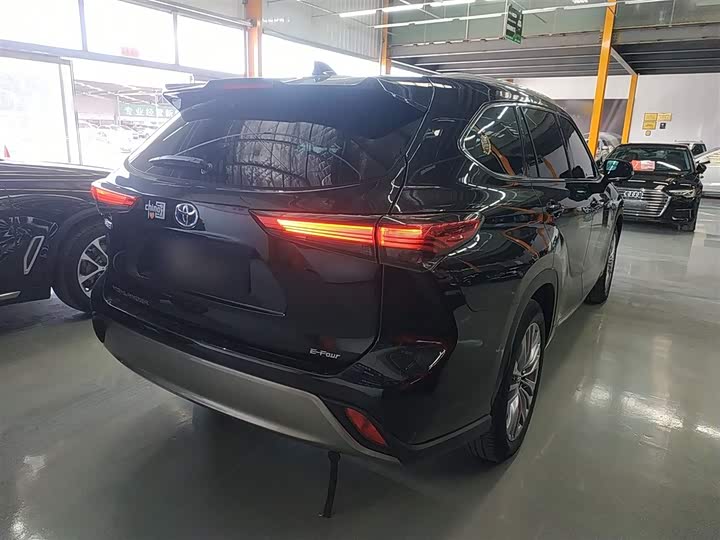 Фото 7 - Toyota Highlander