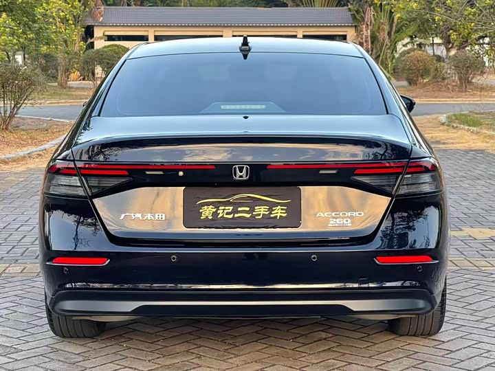 Фото 6 - Honda Accord