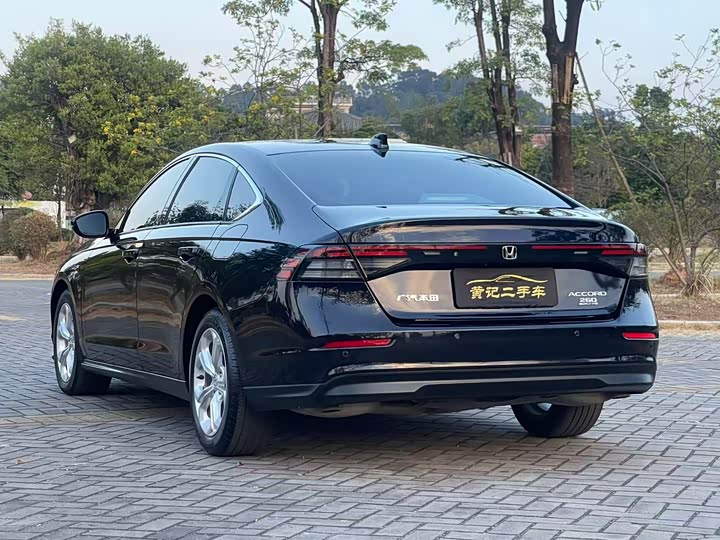 Фото 7 - Honda Accord