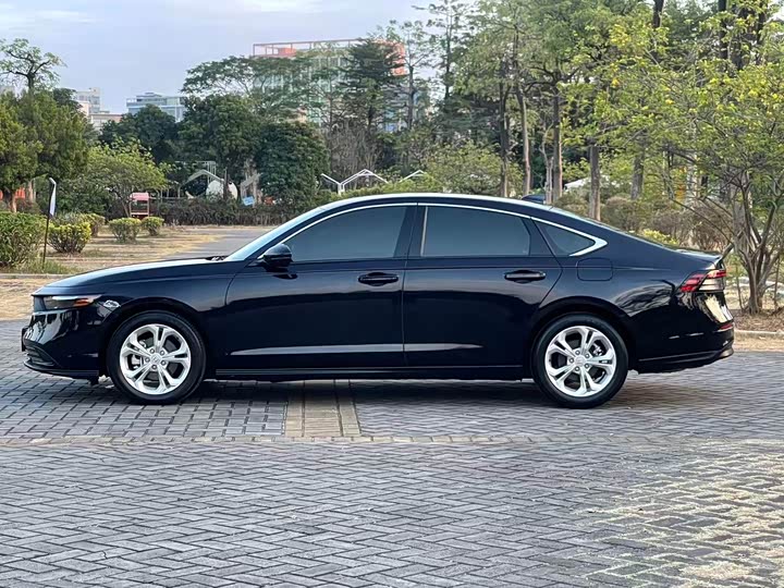 Фото 8 - Honda Accord