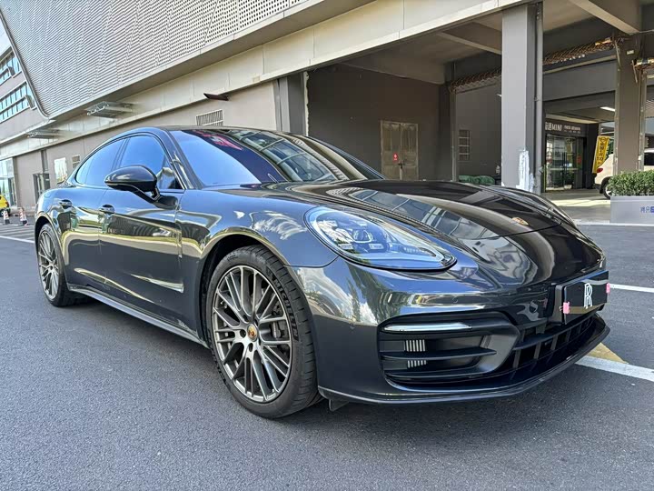 Фото 3 - Porsche Panamera