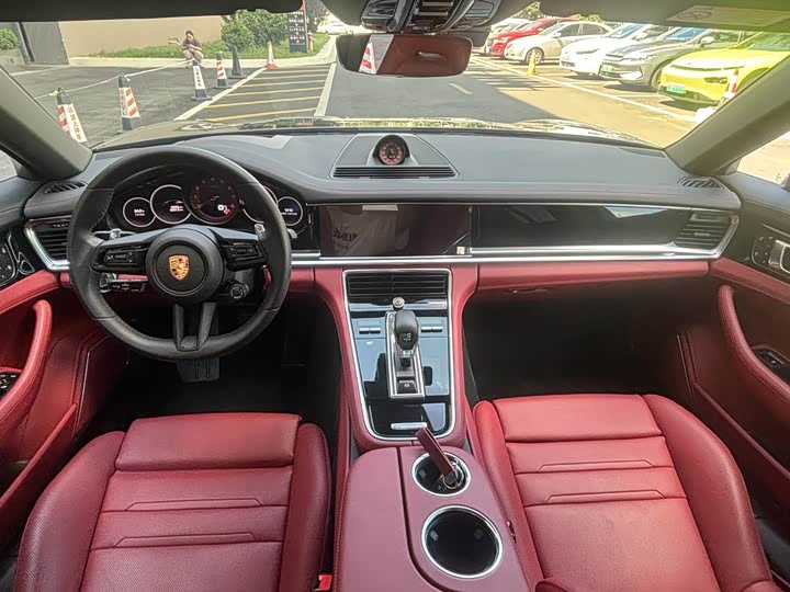 Фото 5 - Porsche Panamera