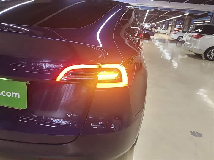 Фото 8 - Tesla Model Y