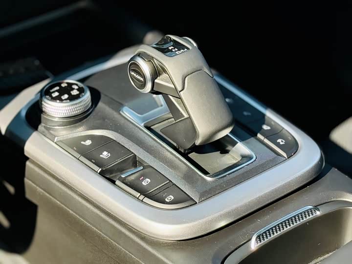 Фото 9 - Tank 300