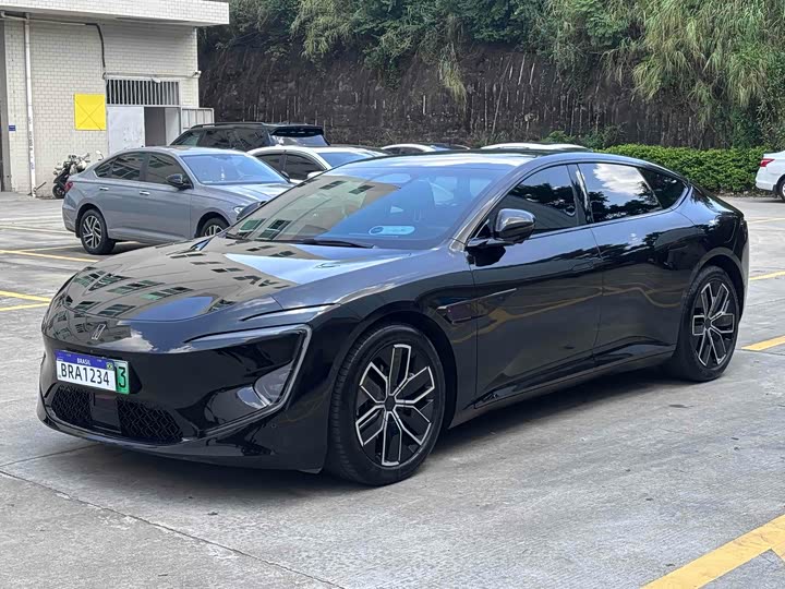 Фото 2 - Avatr 12