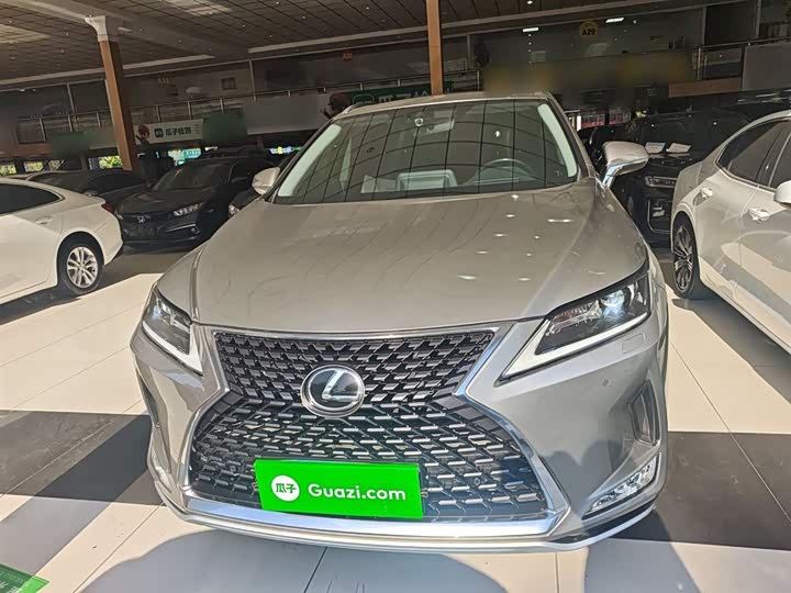 Фото 3 - Lexus RX