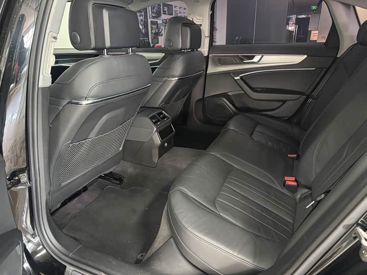 Фото 8 - Audi A6L