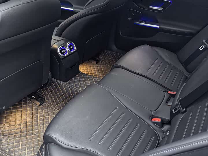 Фото 4 - Mercedes-Benz C-Class