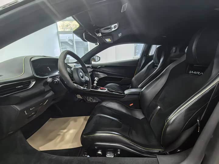 Фото 3 - Lotus Emira