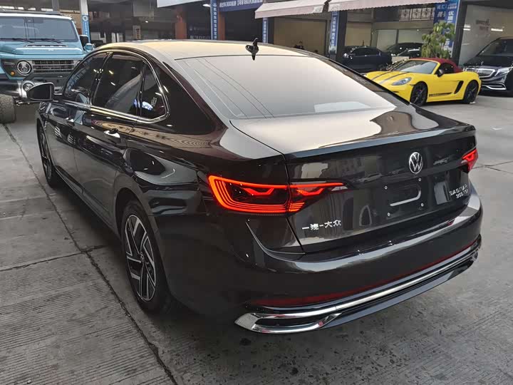 Фото 3 - Volkswagen Sagitar L